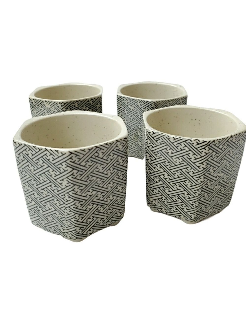 Set of 4 Asian tea cups ceramic waffle print
